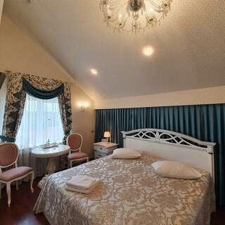 Гостиница Колесо Смоленск №8 Мансарда-1